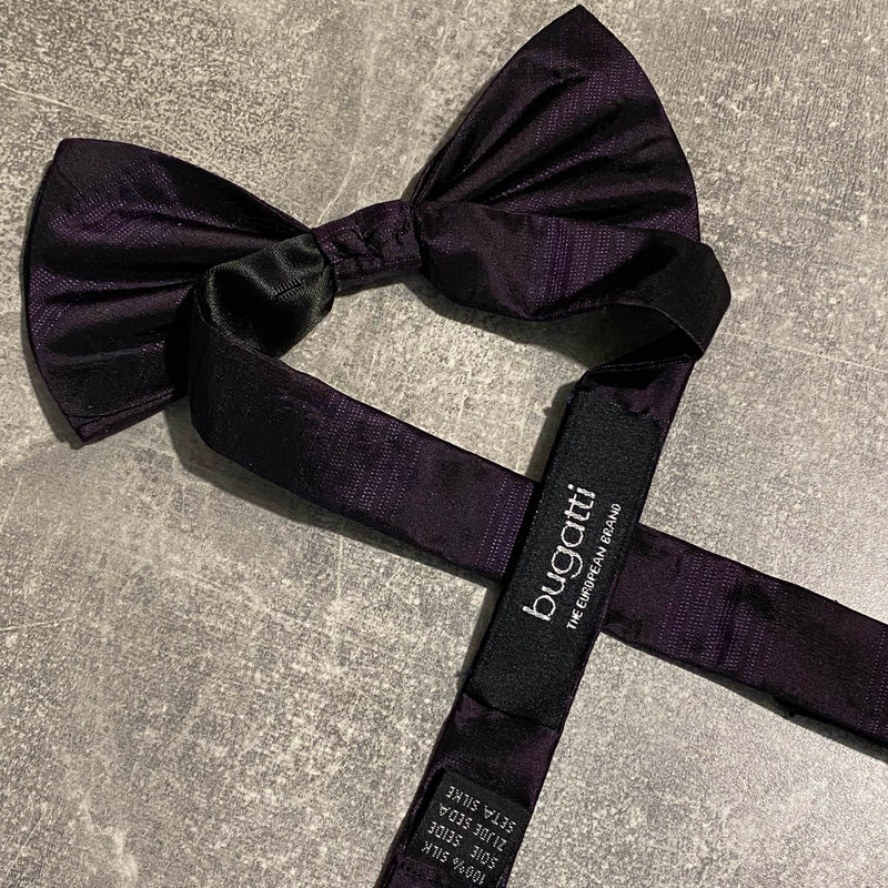 „Bugatti Fliege aus 100% Seide – Rückseite mit Markenlabel und Verschluss