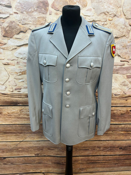 Bundeswehr hellgraue Dienstjacke mit blauen Schulterklappen & Niedersachsen-Abzeichen Gr.48/50