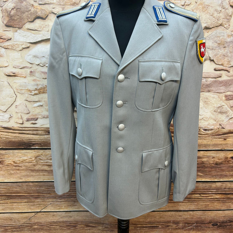 Bundeswehr hellgraue Dienstjacke mit blauen Schulterklappen & Niedersachsen-Abzeichen Gr.48/50