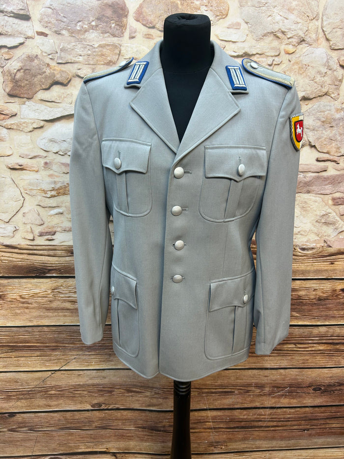 Bundeswehr hellgraue Dienstjacke mit blauen Schulterklappen & Niedersachsen-Abzeichen Gr.48/50