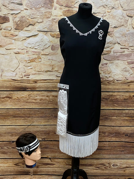 Schwarzes Charleston-Kleid mit weißen Fransen und weißen langen Handschuhen. Kopfschmuck Handgefertigt. Kostüm im 20er Jahre Stil, hochwertig, Unikat, Gr.46