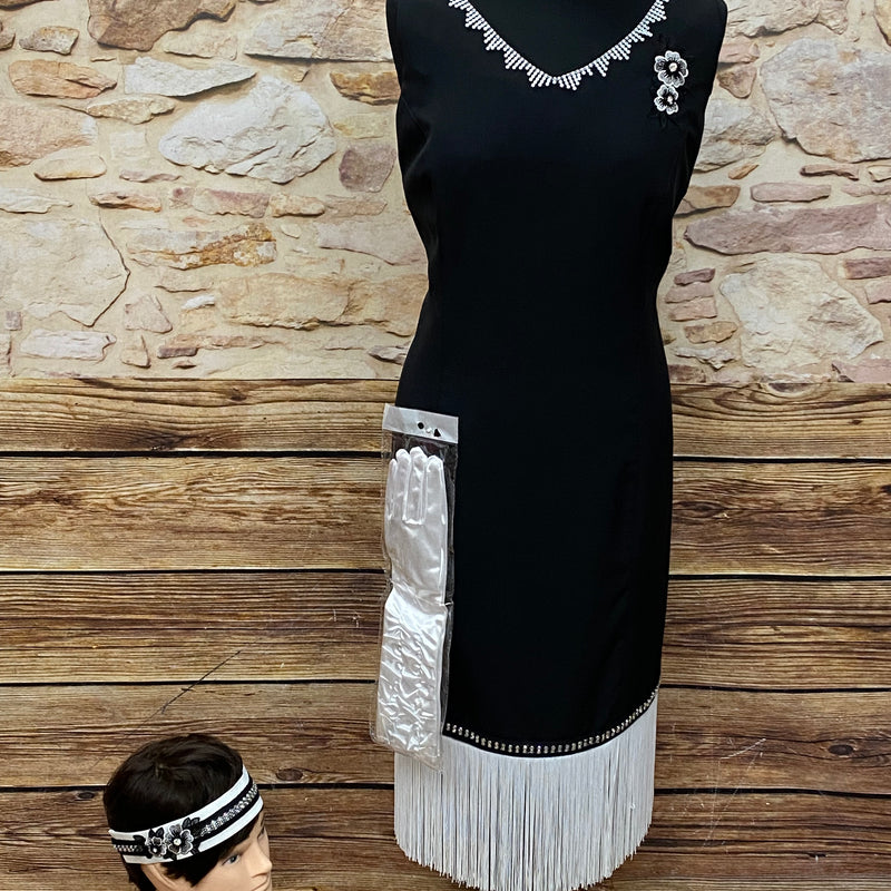 Schwarzes Charleston-Kleid mit weißen Fransen und weißen langen Handschuhen. Kopfschmuck Handgefertigt. Kostüm im 20er Jahre Stil, hochwertig, Unikat, Gr.46