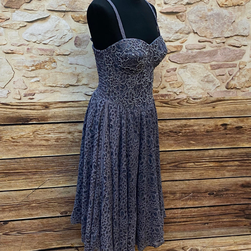 Vintage Cocktailkleid in Grau mit Spitzenmuster