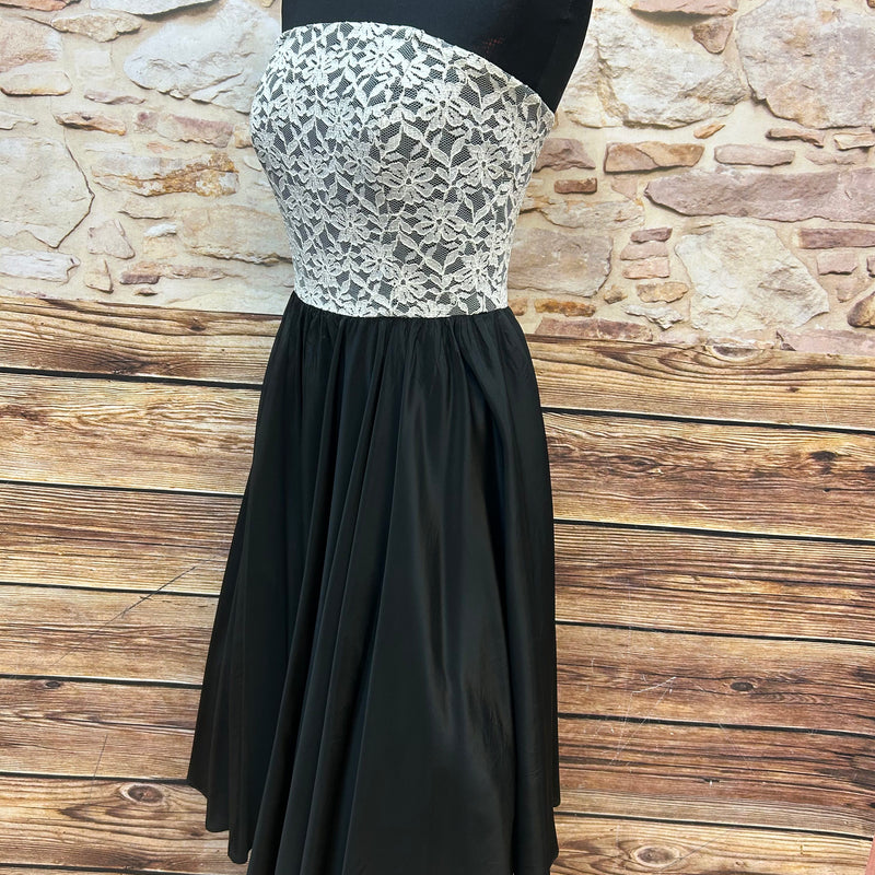 „Vintage Cocktailkleid 50er Vera Mont Spitze Gr 34 Seitenansicht schwarz creme“
