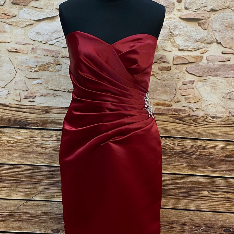„Cocktailkleid rubinrot Mori Lee Herz-Ausschnitt Gr 38 Vorderansicht