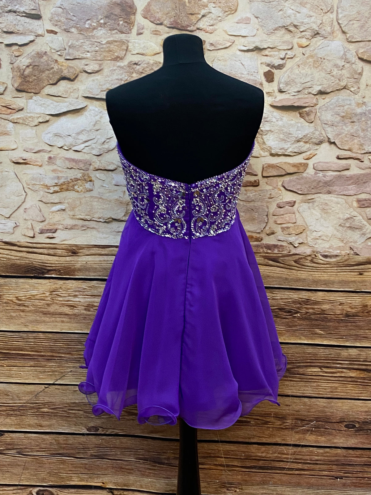 Robe de cocktail courte paillettes violet taille 40