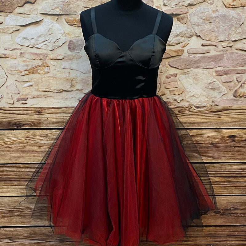 50er-Jahre Petticoatkleid in Rot und Schwarz, Gr.36