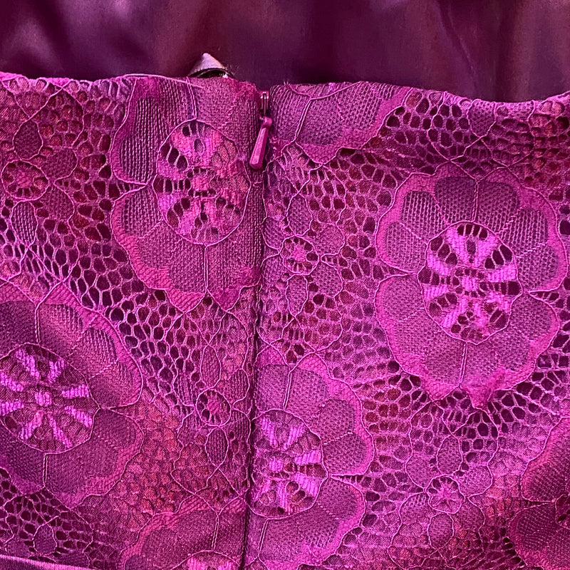 Cocktailkleid in leuchtendem Purpur Gr.48