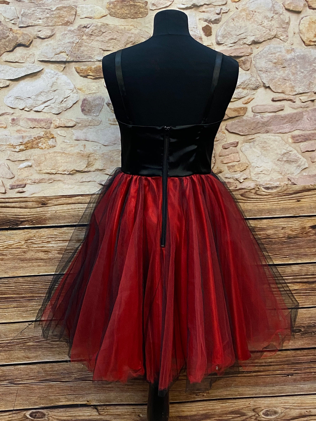 50er-Jahre Petticoatkleid in Rot und Schwarz, Gr.36