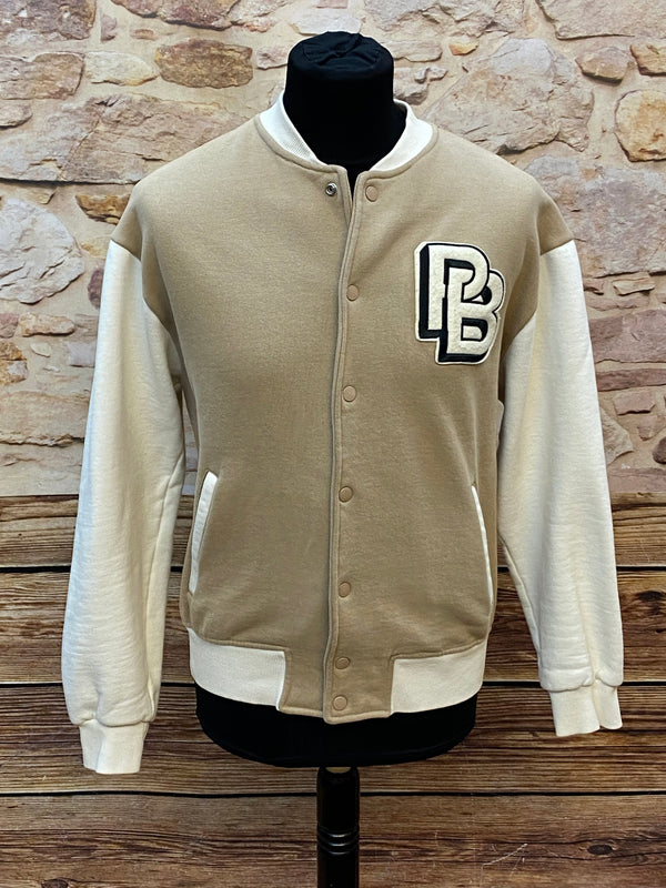 „Beige Pull&Bear College Jacke in Größe L, fällt kleiner aus, Vorderansicht mit PB-Logo“