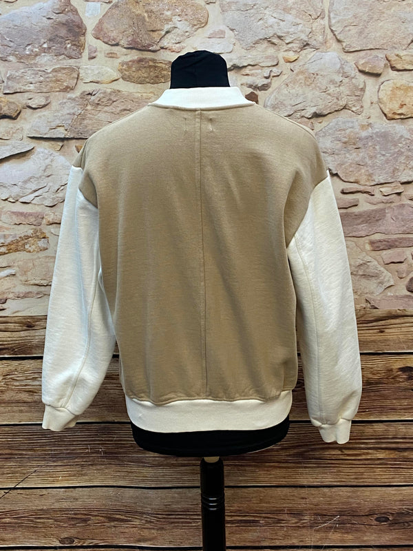 Pull&Bear College Jacke Beige/Creme – Größe L (fällt kleiner aus)