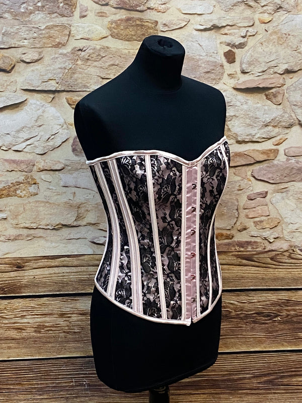 Elegante Corsage im Stil der 50er – Größe 36