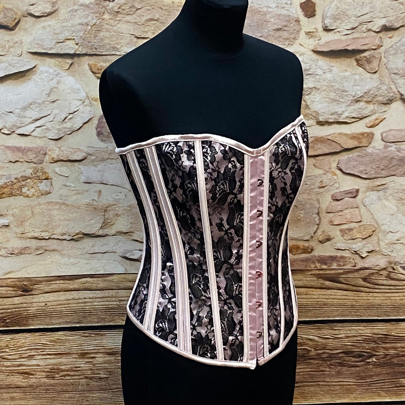 Elegante Corsage im Stil der 50er – Größe 36