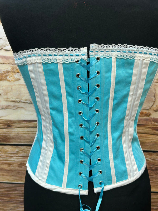 Strahlendes Türkis: Elegante Corsage, Gr.38