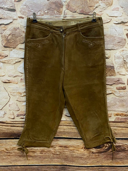 Vintage Damen Trachtenlederhose Gr. 40 in Braun mit heller Stickerei und geschnürten Beinabschlüssen in 3/4-Länge