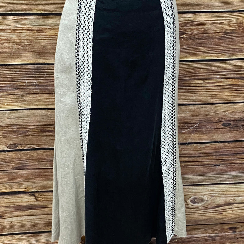 „Zweifarbiger Trachtenrock in Schwarz-Beige mit Klöppelspitze von Country Line Größe 42“