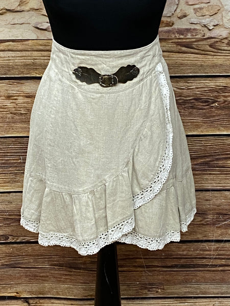 Kurzer Damen Trachtenrock in Beige im Landahusstil.