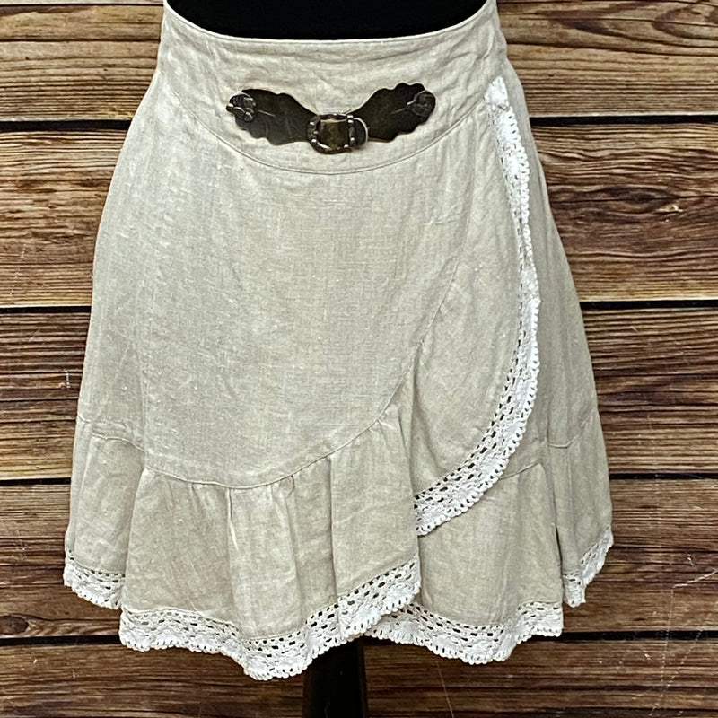 Kurzer Damen Trachtenrock in Beige im Landahusstil.