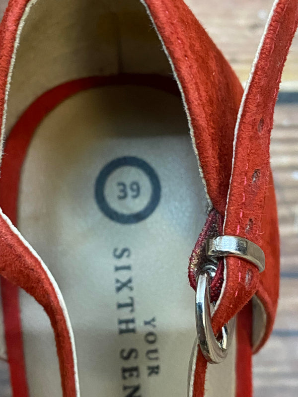 Elegante T-Steg-Pumps in Rot – Größe 39