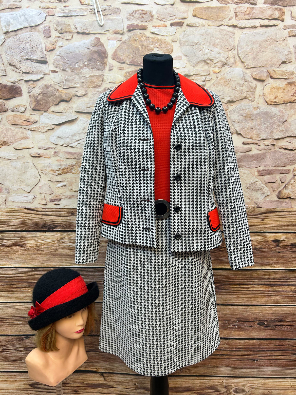 Exklusives Vintage Kleid mit Jacke aus den 70er Jahren – Ein Unikat für Oldtimer-Events