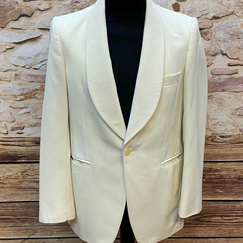 „Vintage Dinner Jacket Herren Elfenbein Schalkragen Frontansicht elegant“