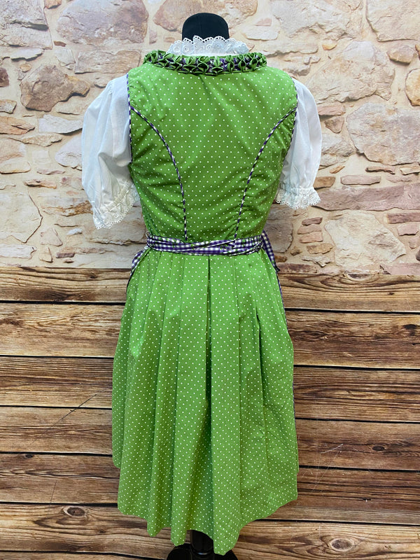 Rückansicht grünes Dirndl mit gepunktetem Stoff und Taillenband
