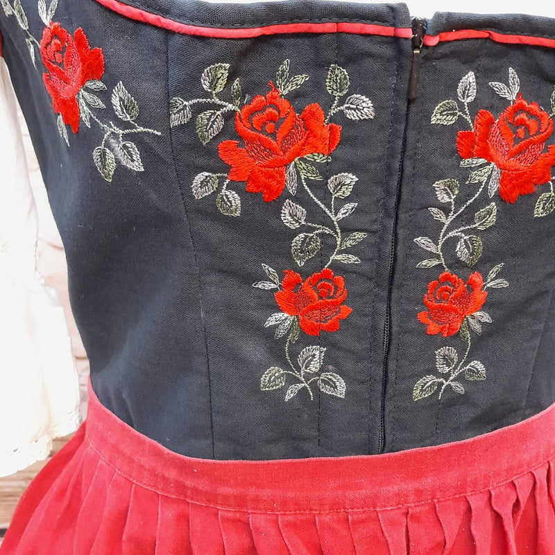 Vintage Dirndl schwarz rot - bestickt, Gr.42, Ansicht 2
