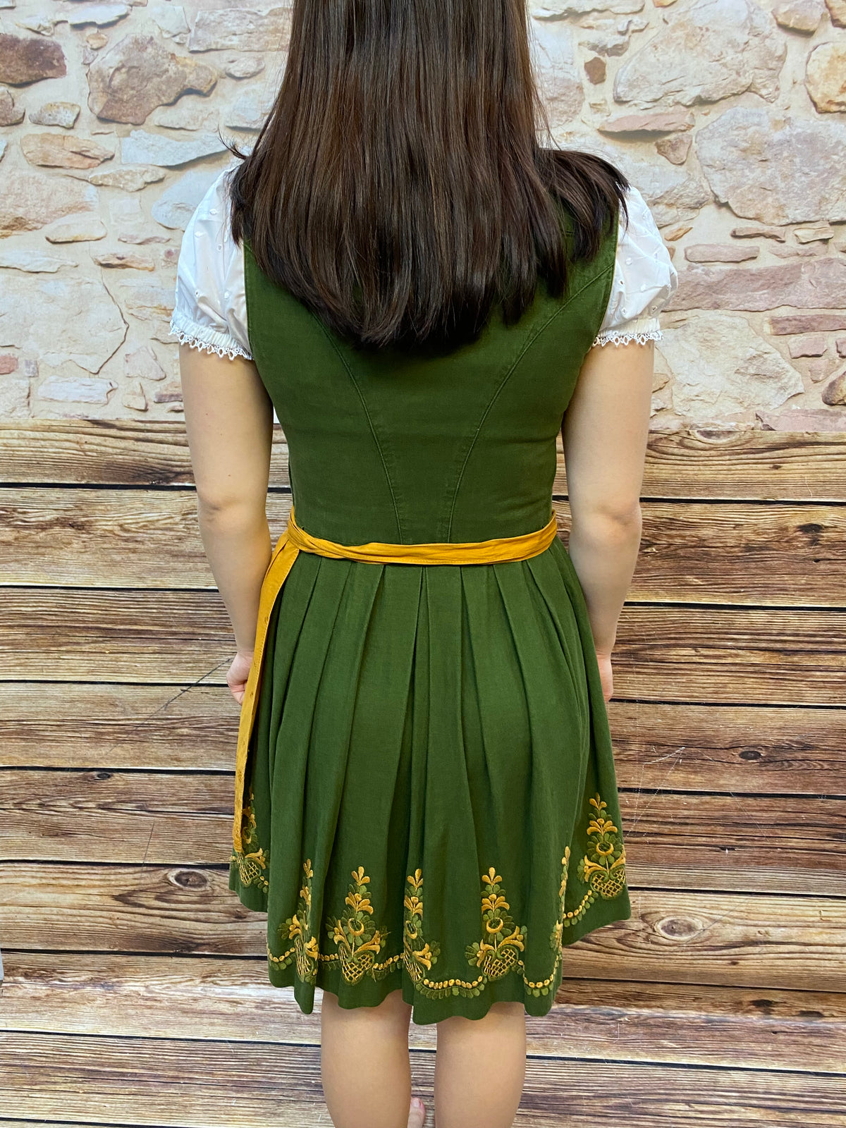 Balcon dirndl robe traditionnelle vert broderie vintage taille 36 