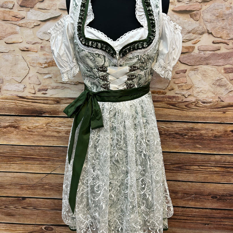 Exklusives Moser Dirndl in Grün und Weiß – Gr. 38