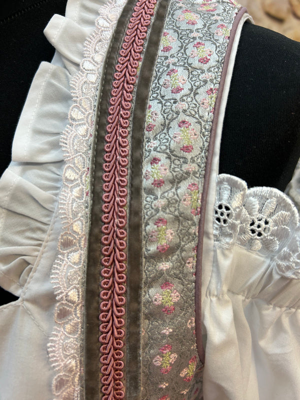 Zauberhaftes Stoiber Dirndl in Rosa und Grau – EU Größe 38