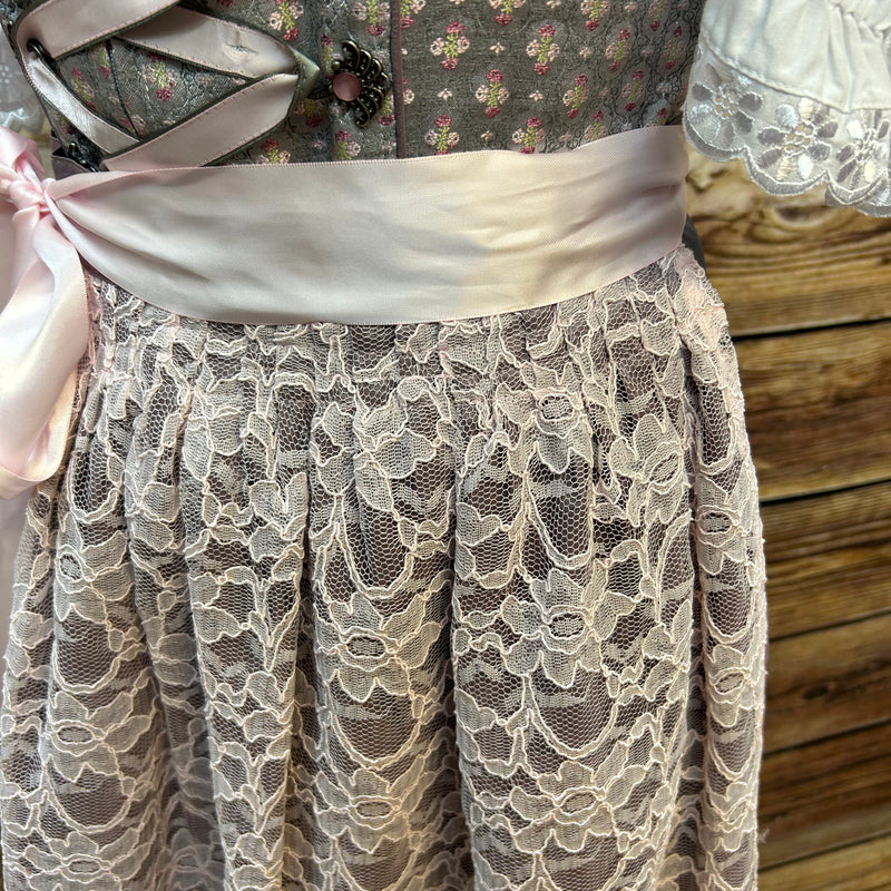 Zauberhaftes Stoiber Dirndl in Rosa und Grau – EU Größe 38