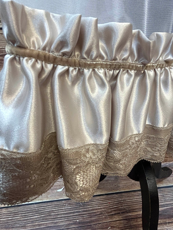Elegantes Tramontana Dirndl in Beige und Rosa – EU Größe 40