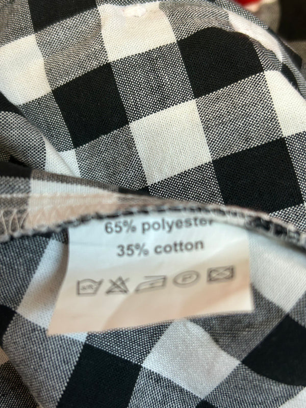 Dirndl in Rot und Schwarz – EU Größe 34