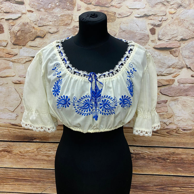 Vintage Dirndlbluse, Trachtenbluse cremefarbend mit blauer Stickerei, Unikat, Gr.44 