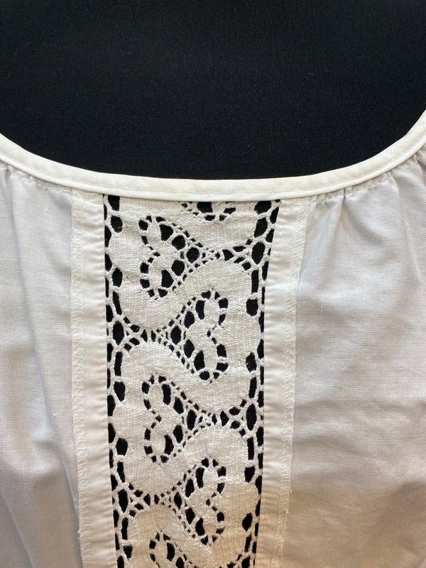 Vintage Dirndlbluse weiß mit Spitzen-Einsatz, Größe 44
