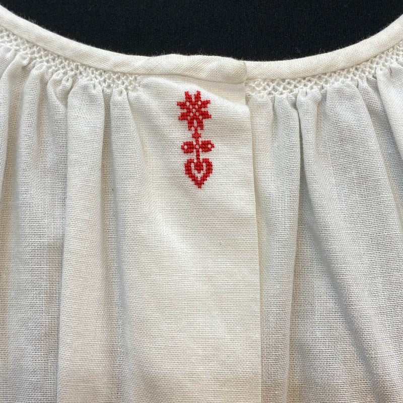 Vintage Dirndlbluse Weiß mit Stickerei & Bindeband – Gr. 44