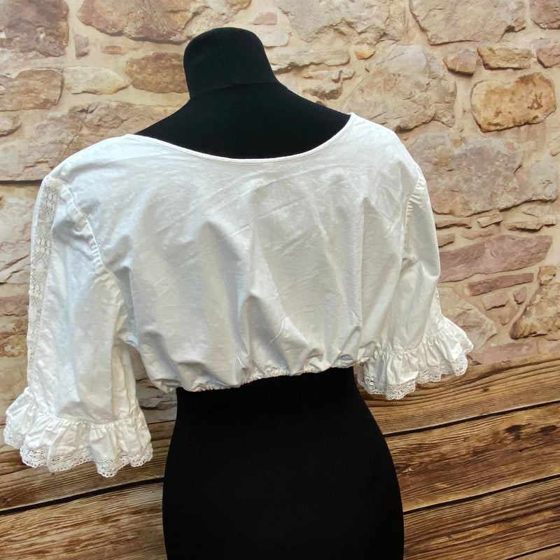 Vintage Dirndlbluse mit Spitze – Gr. 46