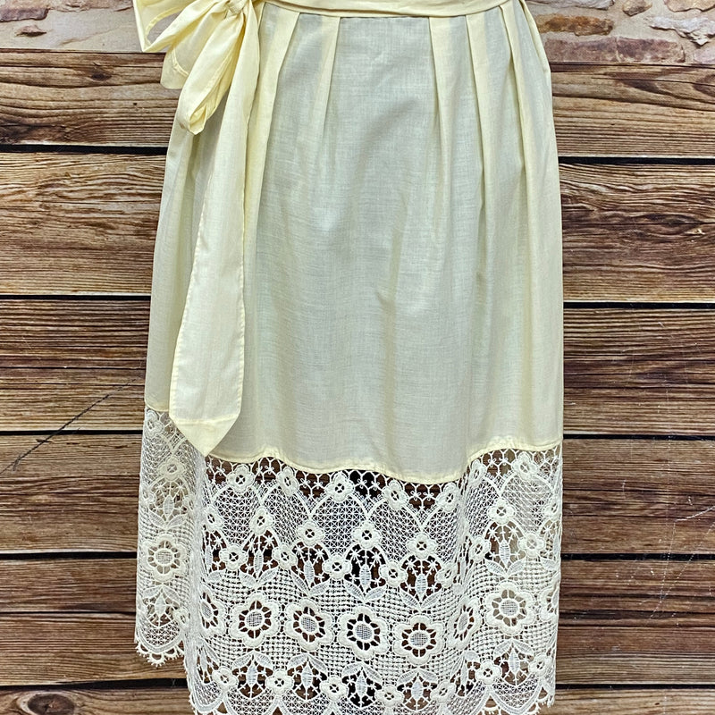 „Vintage Dirndlschürze creme mit Spitze elegante Trachten Schürze Damen“