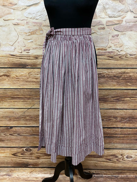 Gestreifte Dirndl-Schürze für Damen, weinrot/rostrot/beige mit traditionellem Muster, 73 cm lang, Baumwolle, Schleifenverschluss, vintage, sehr guter Zustand.