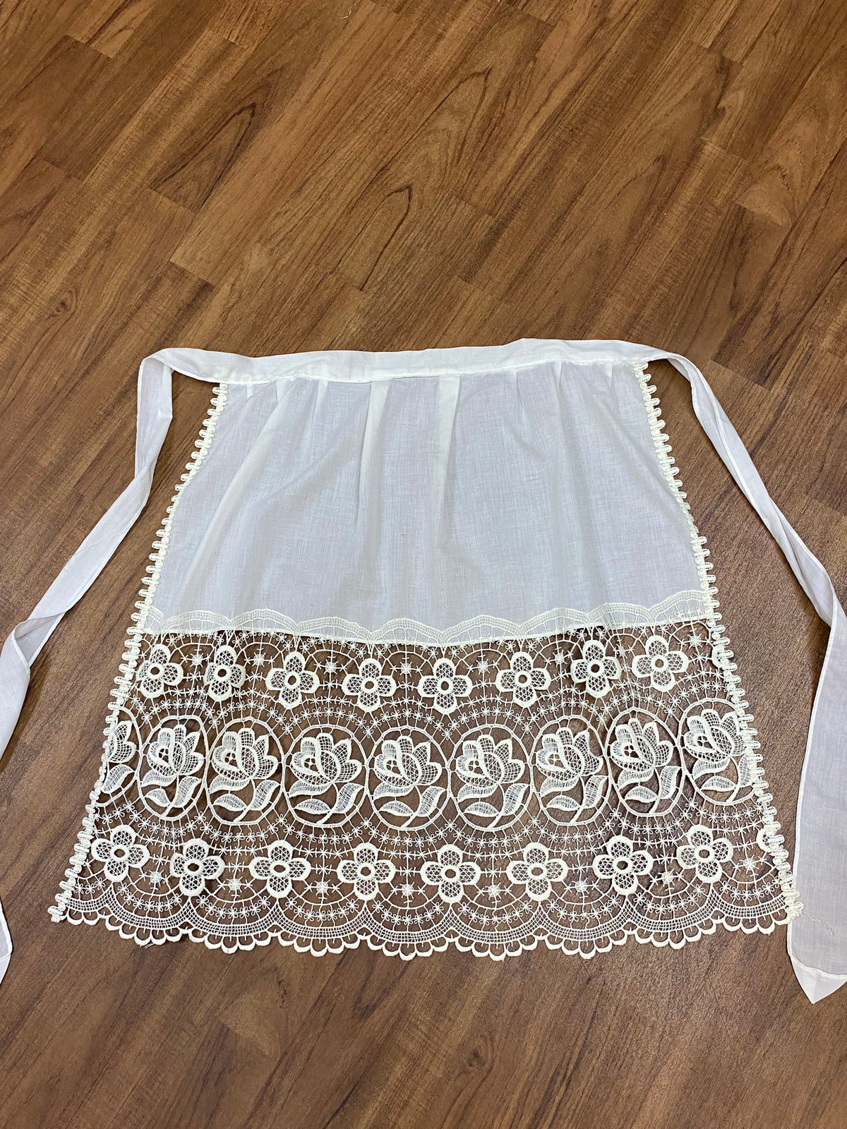 Dirndlschürze in Creme, Vintage Dirndl-Schürze Gr.46 , Länge 62 cm