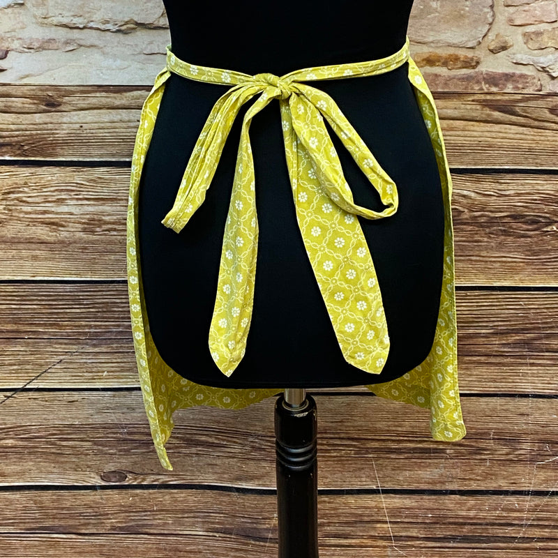 Kurze Dirndl-Schürze in gelb 52 cm