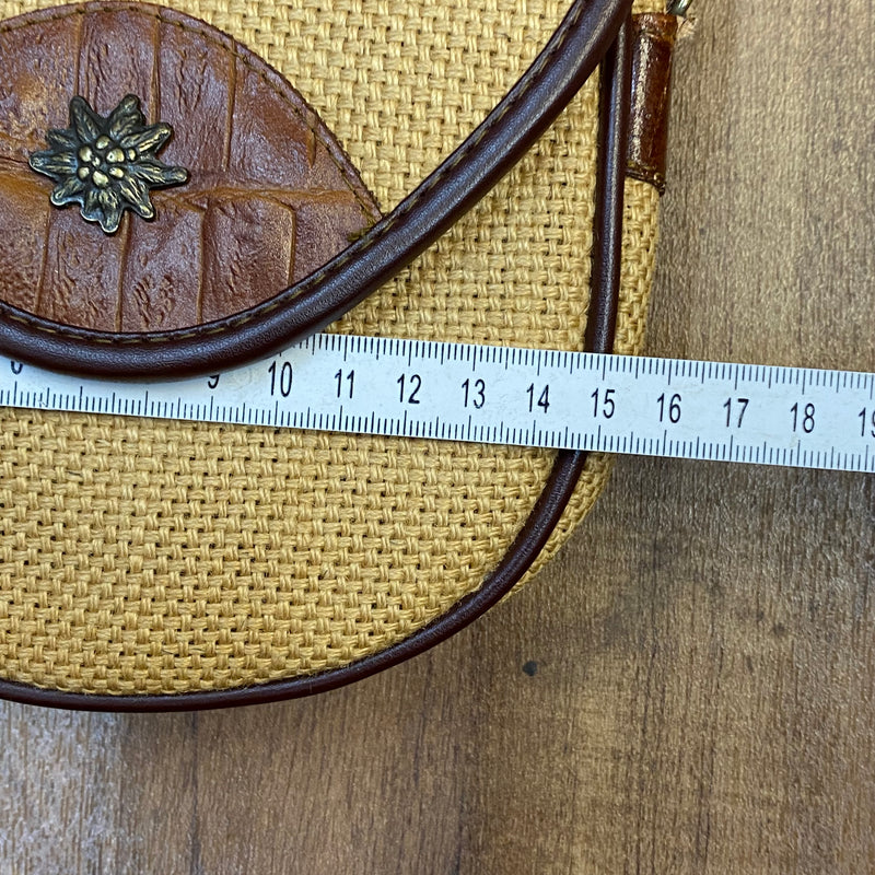 Kleine Dirndl-Handtasche in Natur Vintage
