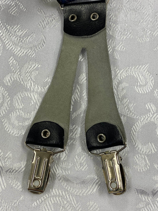 „Blaue Vintage Hosenträger mit Paisley-Muster, Metallclips und schwarzem Rückenstück“