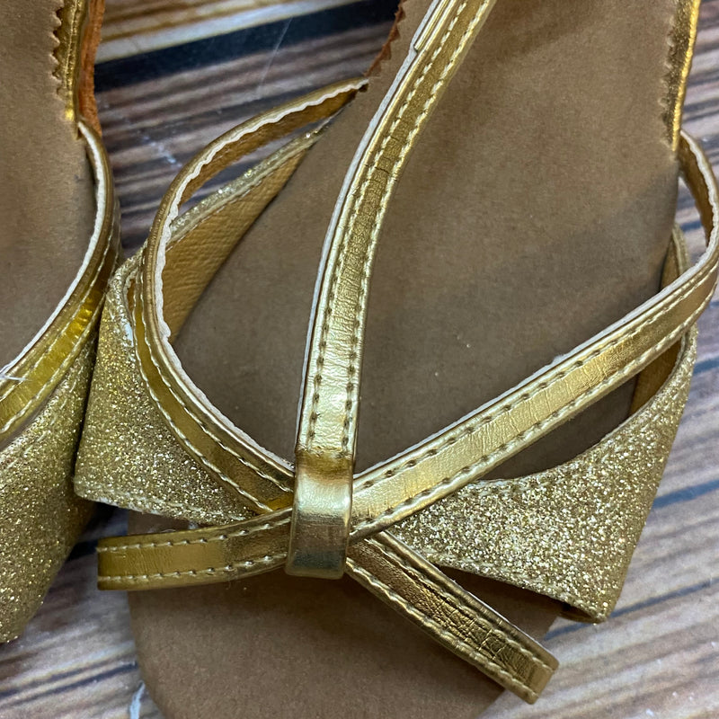 „Vintage Tanzschuhe Gold Damen mit Absatz und Tanzsohle Detail“