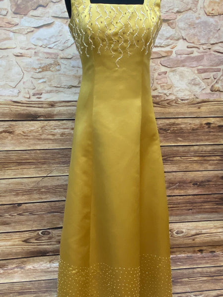 „Goldenes langes Vintage Abendkleid Größe 38 mit handbesticktem Oberteil und Perlenstickerei von Jack Bryan“