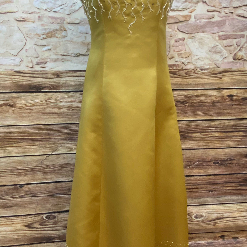 „Goldenes langes Vintage Abendkleid Größe 38 mit handbesticktem Oberteil und Perlenstickerei von Jack Bryan“