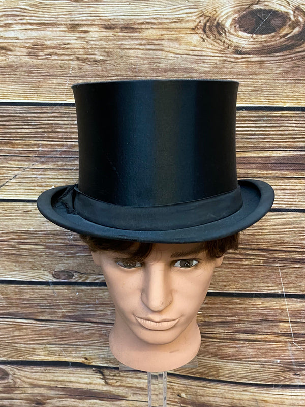 „Schwarzer Herren-Klappzylinder, Frontansicht“