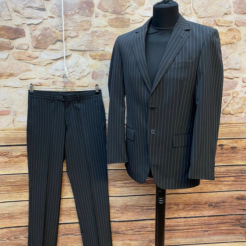 Herren Nadelstreifenanzug Größe 44 in Schwarz Anthrazit im 20er Jahre Al Capone Stil mit Sakko und Hose