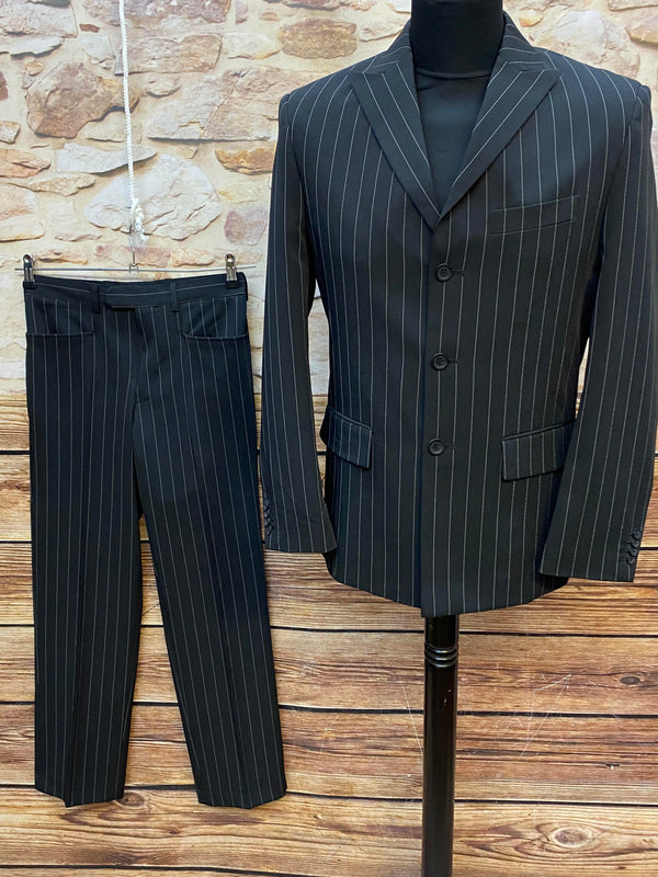 Schwarzer Herren Nadelstreifenanzug von Clockhouse C&A in Größe 42 mit Sakko und Hose.