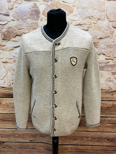 „Herren Trachtenstrickjacke grau meliert Janker Stil Spieth und Wensky Vorderansicht“